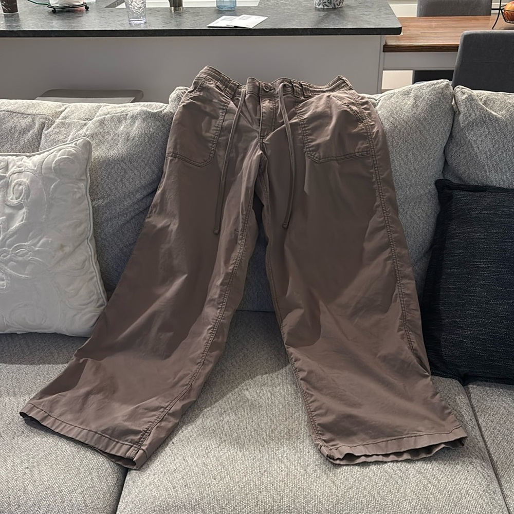 Low rise super baggy pants. Hollister